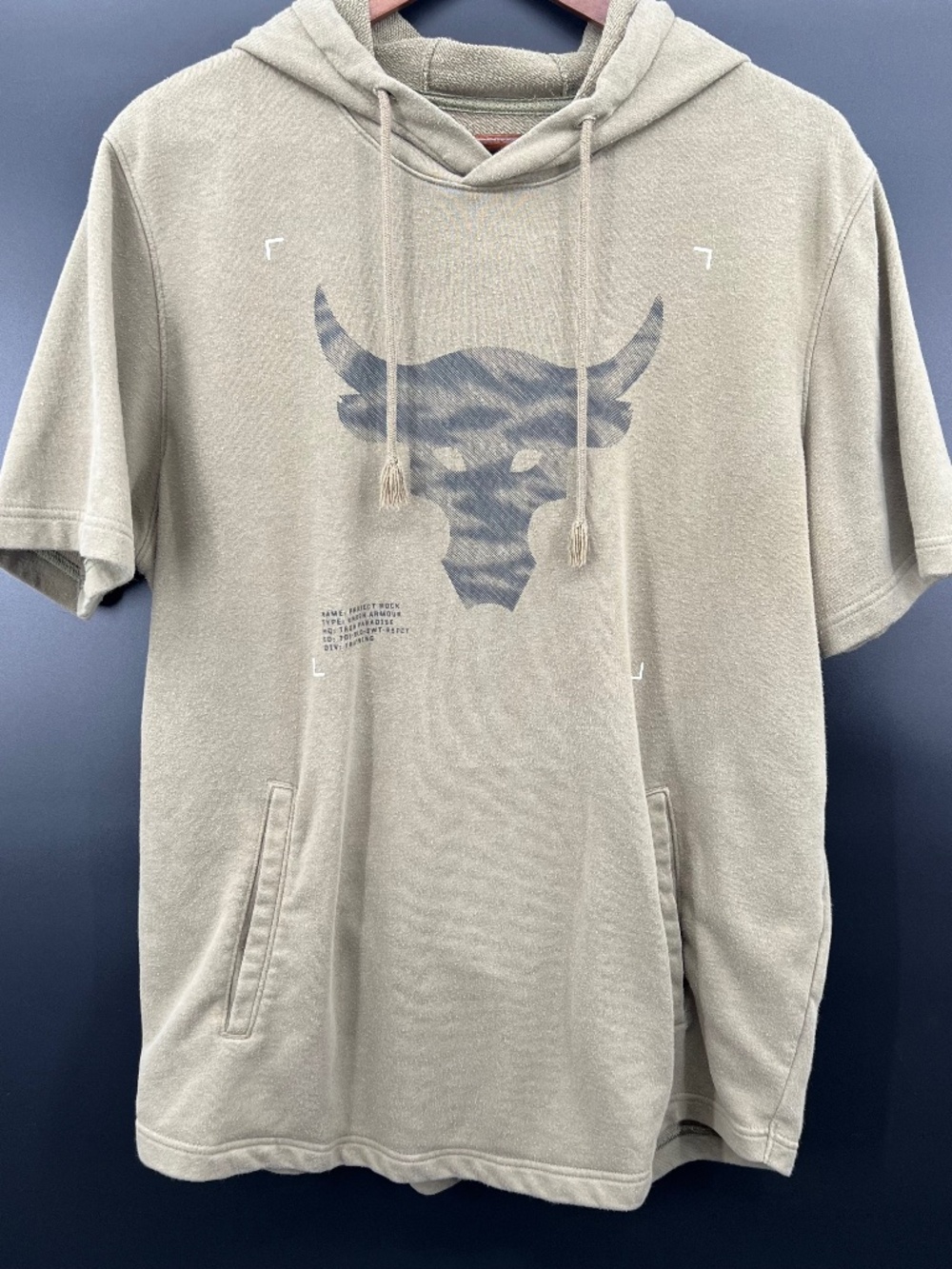 Under Armour Project Rock Brahma Bull Short Sleeve Hoodie Men’s XLarge
